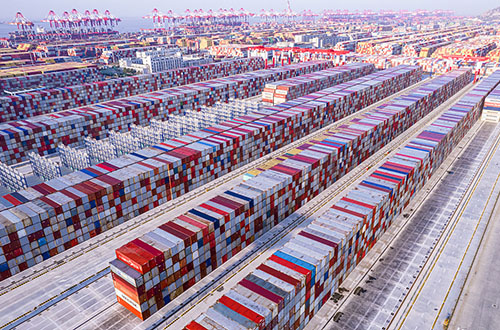 上海港集装箱吞吐量连续13年世界第一，深圳港第四